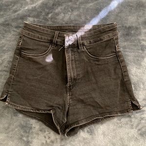H&M black high wasted shorts